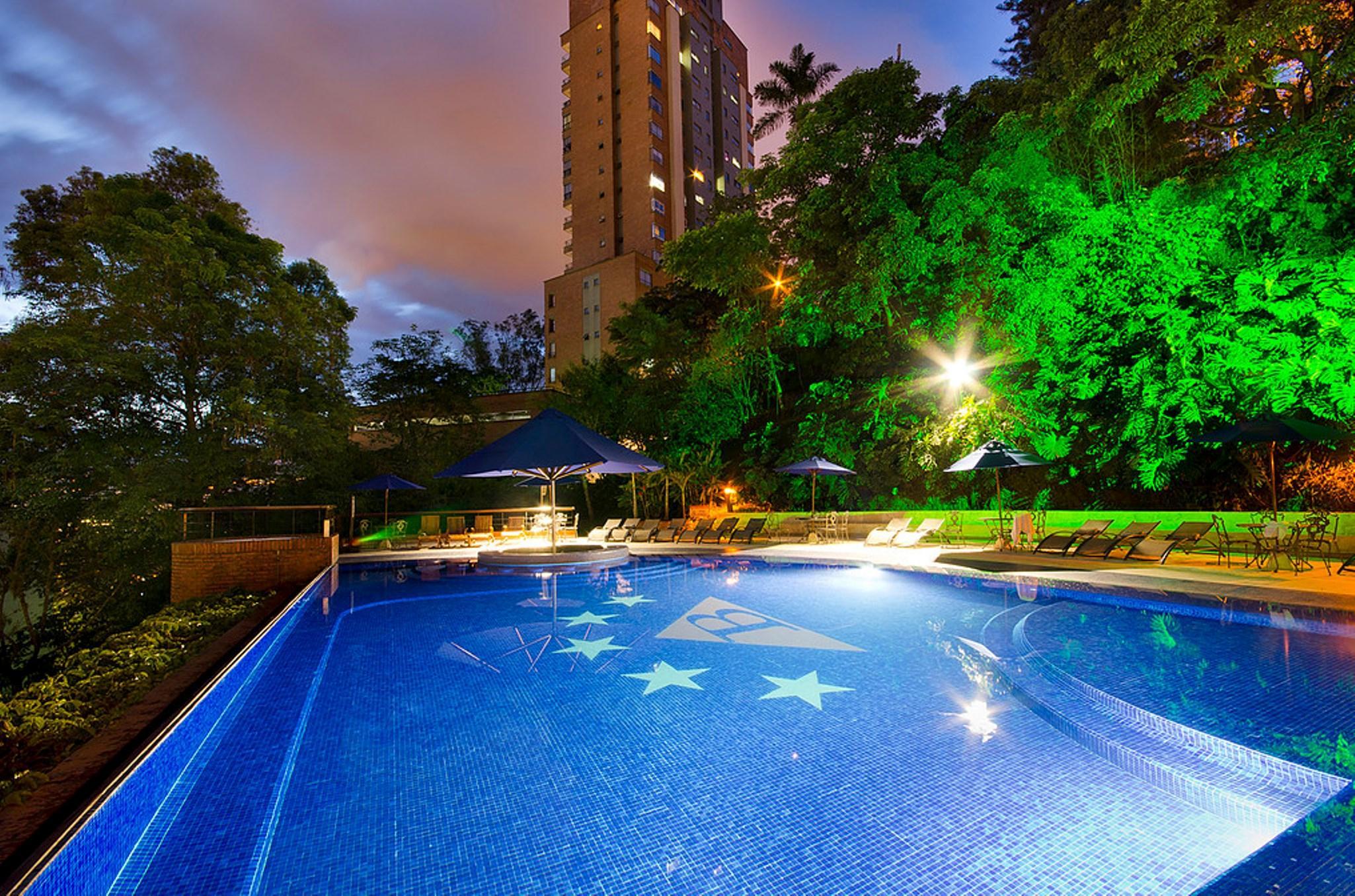 Hotel Dann Carlton Belfort Μεντεγίν Εξωτερικό φωτογραφία Swimming pool