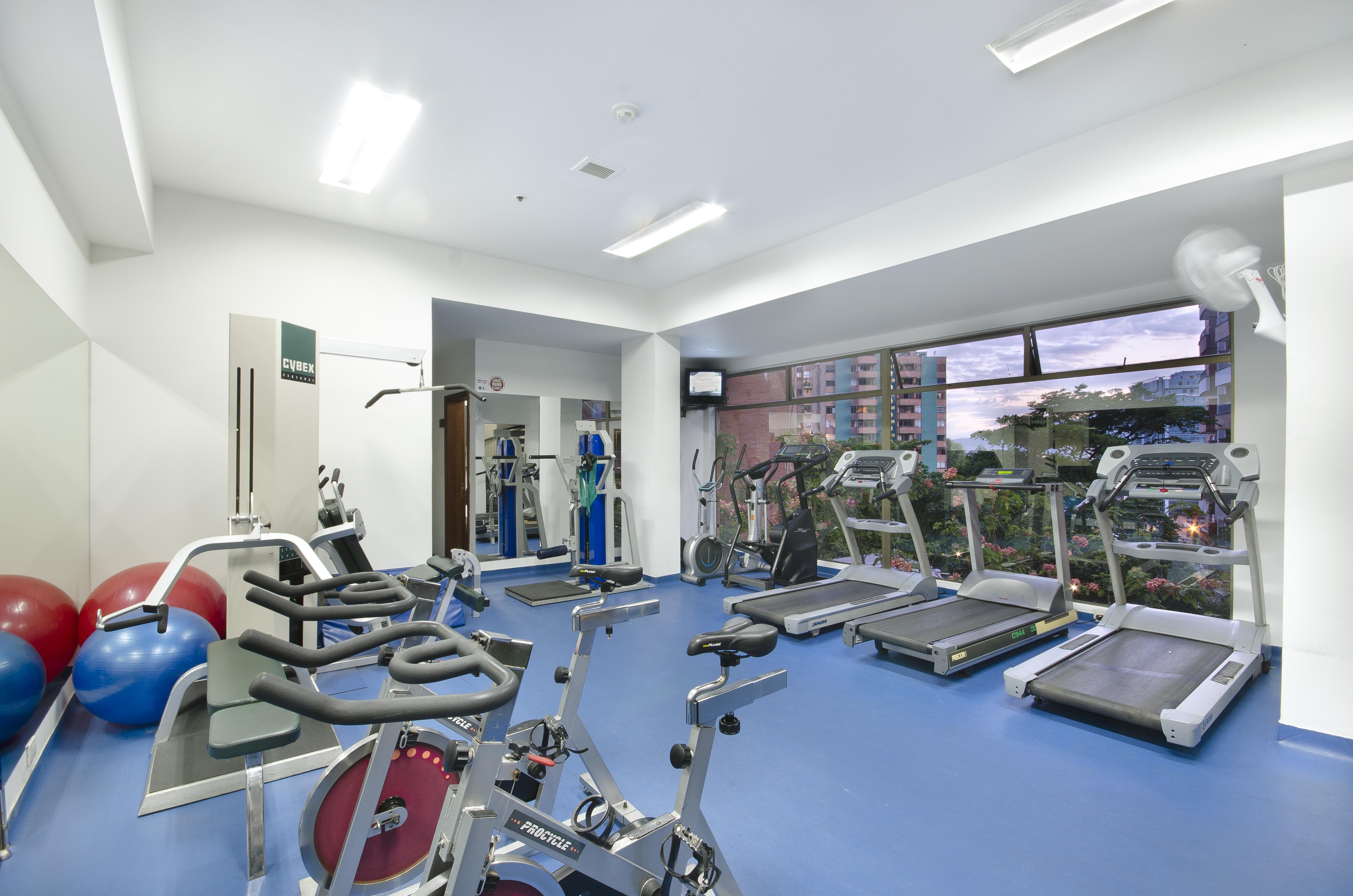 Hotel Dann Carlton Belfort Μεντεγίν Εξωτερικό φωτογραφία The gym at the University of Roehampton