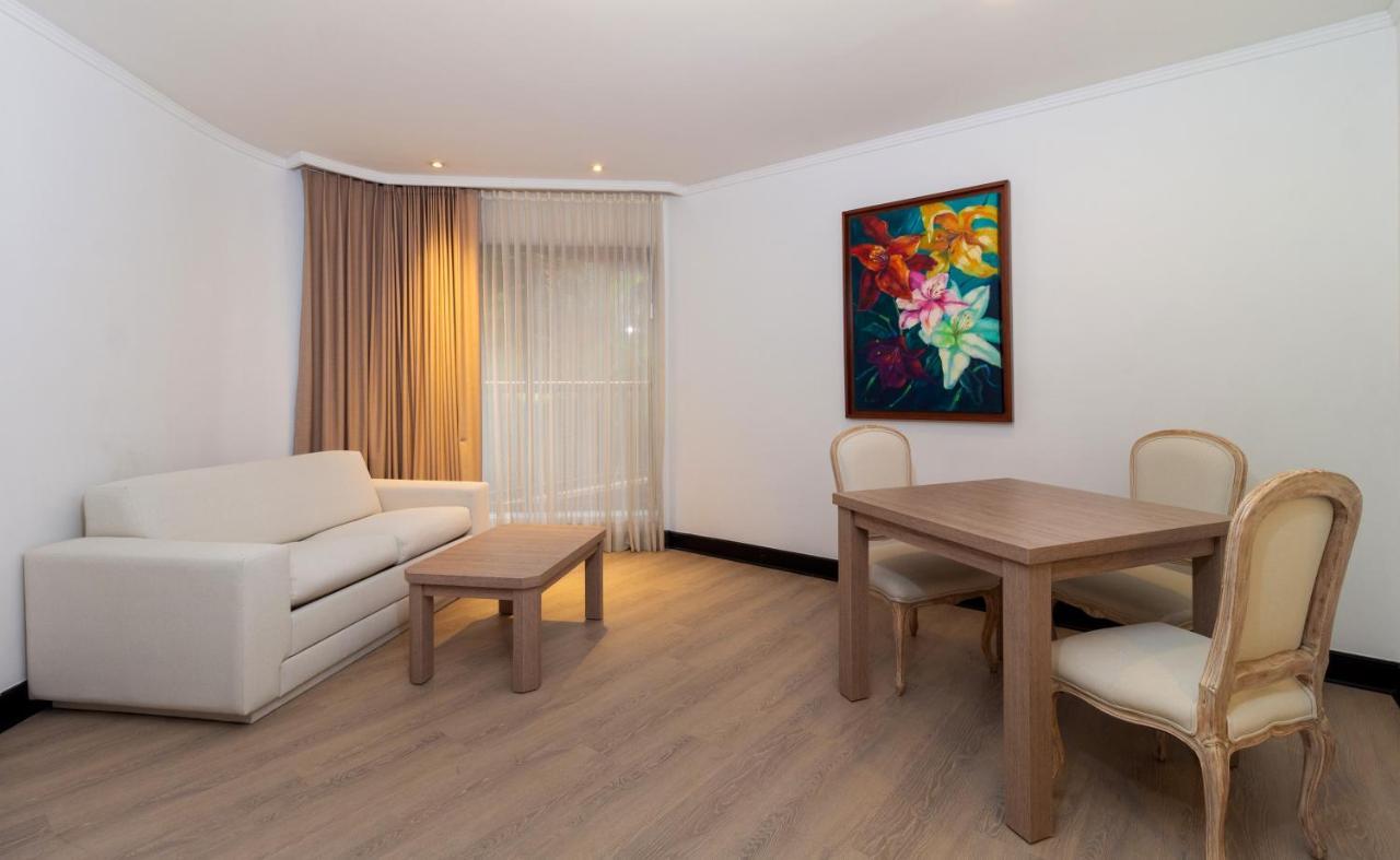 Hotel Dann Carlton Belfort Μεντεγίν Εξωτερικό φωτογραφία A living room