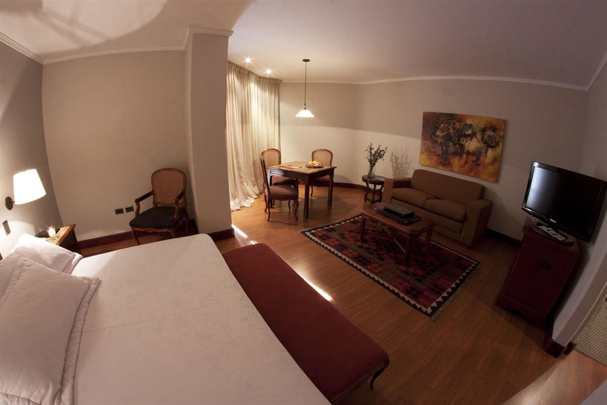 Hotel Dann Carlton Belfort Μεντεγίν Εξωτερικό φωτογραφία A room at the hotel